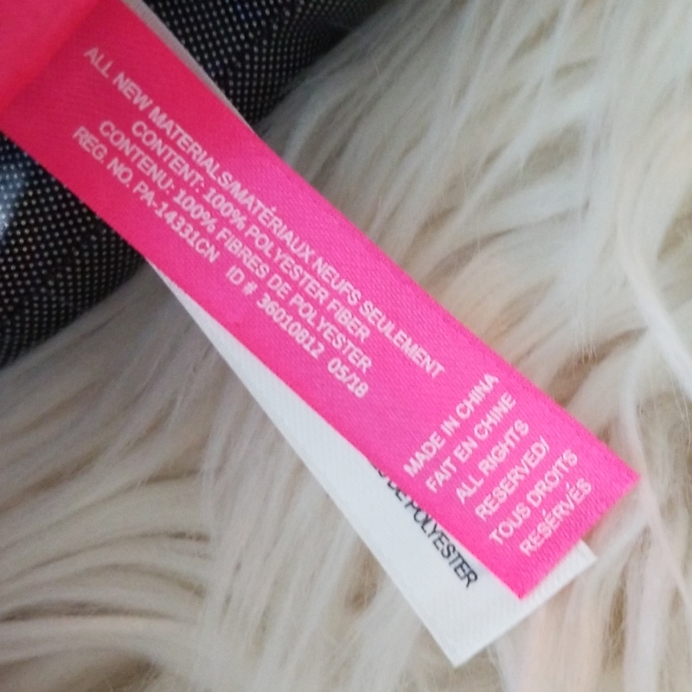 RARE!!Victoria's secret PINK stuffed dog NWOT - Picture 7 of 8